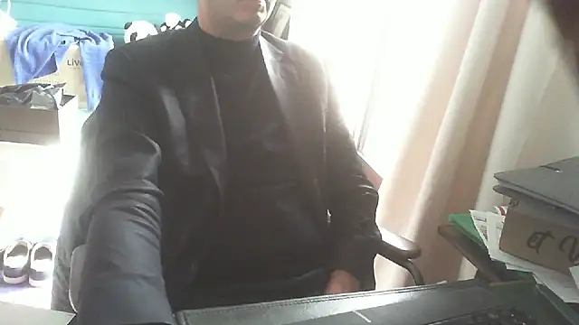 shyfrenchcock1 online show from January 19, 9:02 am