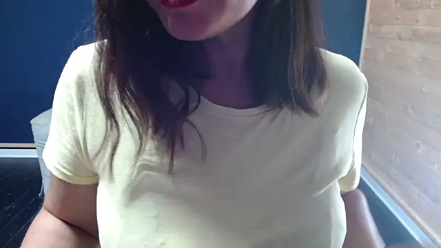 Snapshot of NovaBabe21 chatting on September 24, 6:39 am NovaBabe21 online show from September 24, 6:39 am