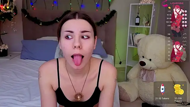 Snapshot of Bella_Murrr chatting on December 24, 3:37 pm Bella Murrr online show from December 24, 3:37 pm