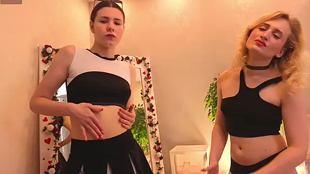 Snapshot of Bella_Murrr chatting on March 18, 12:36 pm Bella Murrr online show from March 18, 12:36 pm