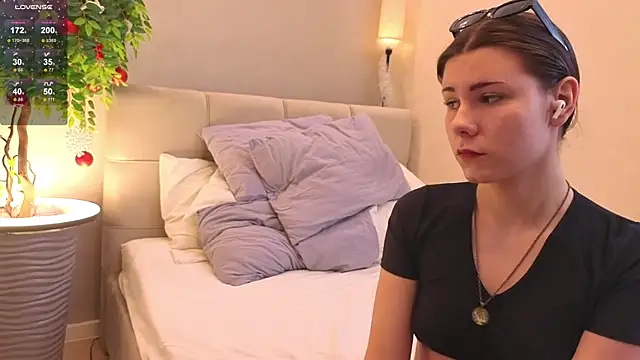 Snapshot of Bella_Murrr chatting on March 20, 12:32 pm Bella Murrr online show from March 20, 12:32 pm