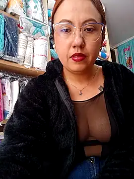 VIOLETA-25  online show from March 7, 7:05 pm