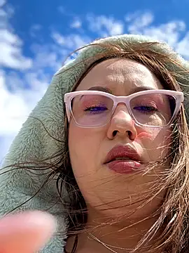 VIOLETA-25  online show from April 12, 2:22 pm