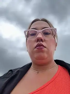 Snapshot of VIOLETA-25_ chatting on May 7, 3:06 pm VIOLETA-25 online show from May 7, 3:06 pm