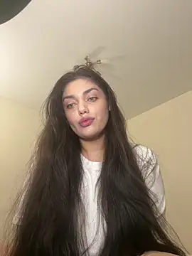 Snapshot of Sweet_Khalifa_ chatting on February 2, 3:39 pm Sweet Khalifa  online show from February 2, 3:39 pm