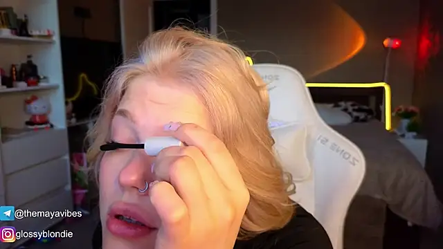 Maya Rave online show from April 1, 4:02 am