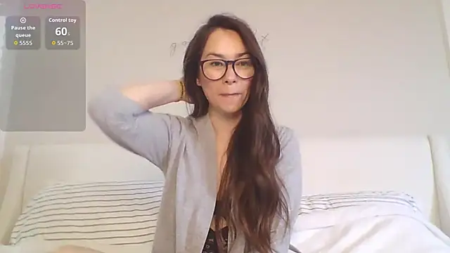 mixedasiangirl online show from May 8, 6:57 pm