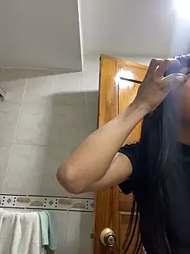 Snapshot of bonnie_18x chatting on January 15, 2:27 am bonnie 18x online show from January 15, 2:27 am