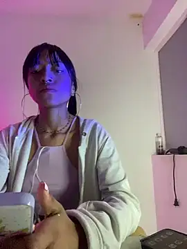 Snapshot of bonnie_18x chatting on March 13, 3:11 am bonnie 18x online show from March 13, 3:11 am