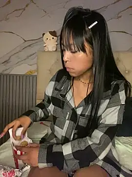 Snapshot of bonnie_18x chatting on March 22, 6:11 am bonnie 18x online show from March 22, 6:11 am