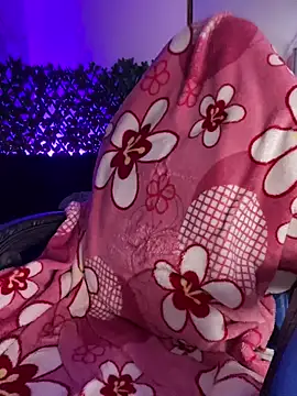 Snapshot of bonnie_18x chatting on November 12, 10:52 pm bonnie 18x online show from November 12, 10:52 pm