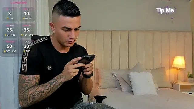 Aron Bolt online show from January 12, 3:39 am