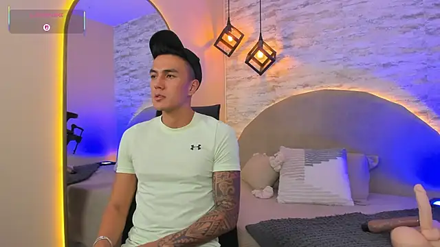 Aron Bolt online show from April 6, 11:27 pm