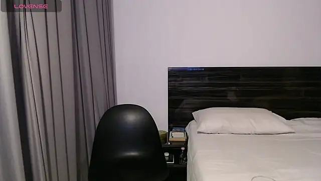 Snapshot of FaustoCock chatting on March 7, 4:02 am FaustoCock online show from March 7, 4:02 am