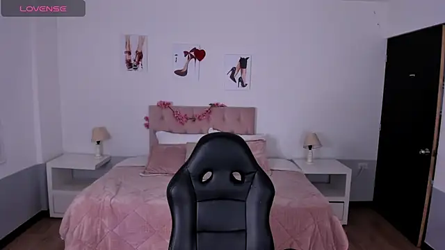 Pamela cheverry online show from March 18, 3:53 am