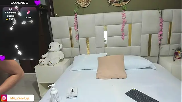 Mia scarlet69 online show from January 9, 12:41 pm