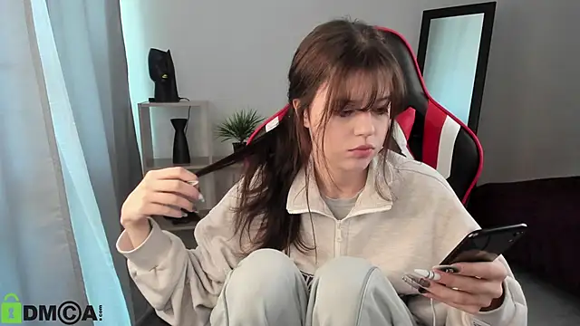 Este Glen online show from March 21, 10:28 am