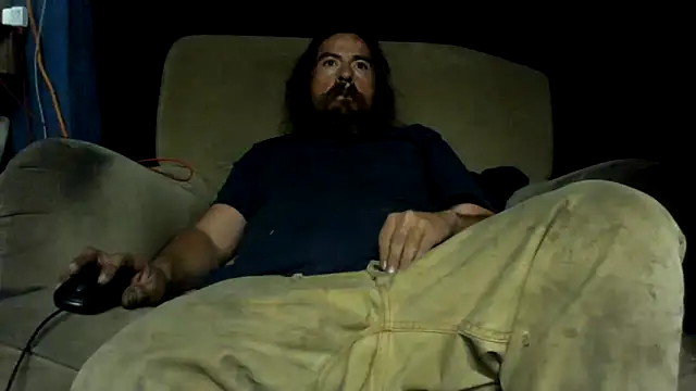 Snapshot of linksjack1010 chatting on December 14, 6:45 pm linksjack1010 online show from December 14, 6:45 pm