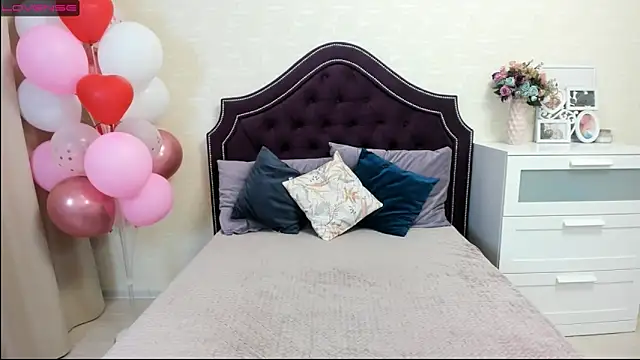 BettyBloom69 online show from February 17, 4:31 am