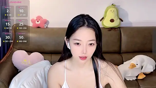 Yilin1999 online show from December 24, 2:43 am