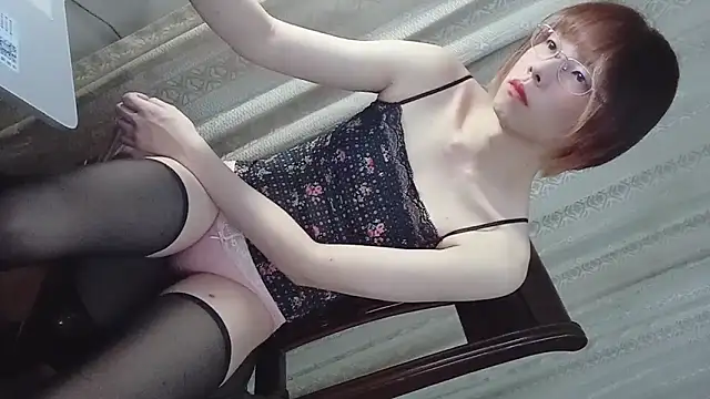 adawang1986 online show from March 15, 12:56 pm