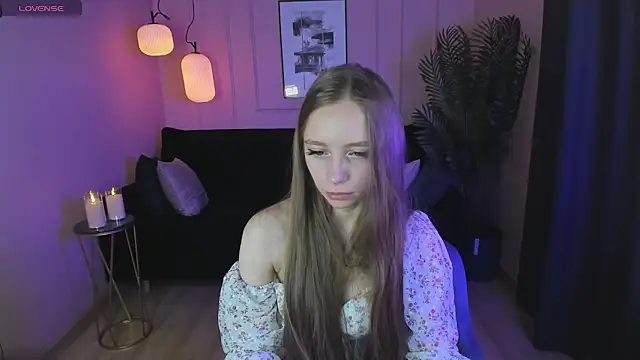 Snapshot of OliviaGentle chatting on December 9, 12:34 am OliviaGentle online show from December 9, 12:34 am