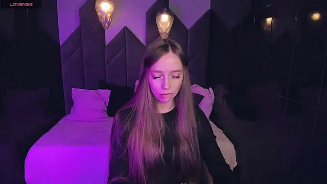 Snapshot of OliviaGentle chatting on December 9, 10:41 pm OliviaGentle online show from December 9, 10:41 pm