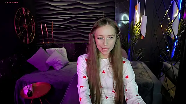 Snapshot of OliviaGentle chatting on December 12, 1:10 am OliviaGentle online show from December 12, 1:10 am