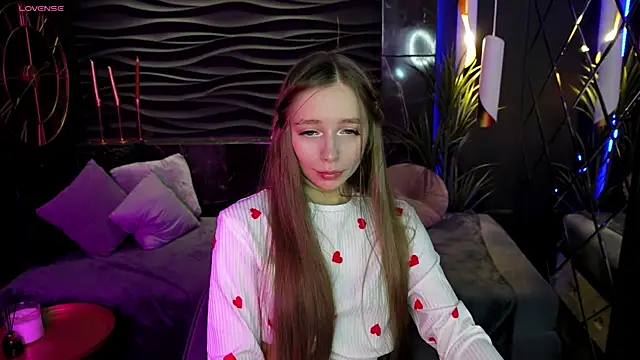 Snapshot of OliviaGentle chatting on December 12, 4:15 am OliviaGentle online show from December 12, 4:15 am