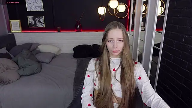 Snapshot of OliviaGentle chatting on December 18, 10:19 am OliviaGentle online show from December 18, 10:19 am