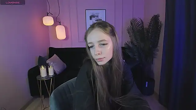 Snapshot of OliviaGentle chatting on December 22, 9:42 pm OliviaGentle online show from December 22, 9:42 pm