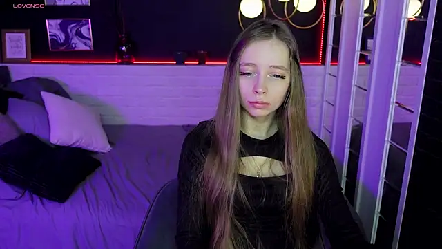 Snapshot of OliviaGentle chatting on January 5, 3:32 am OliviaGentle online show from January 5, 3:32 am