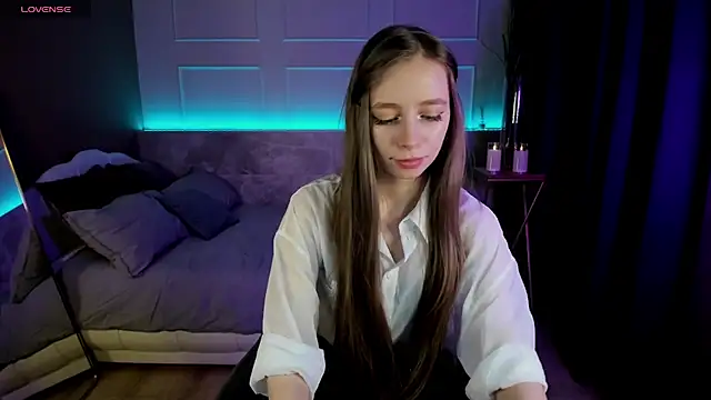 Snapshot of OliviaGentle chatting on January 8, 3:40 am OliviaGentle online show from January 8, 3:40 am