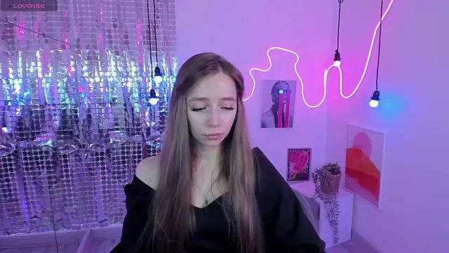 Snapshot of OliviaGentle chatting on January 18, 1:19 am OliviaGentle online show from January 18, 1:19 am