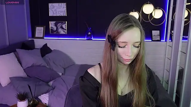 Snapshot of OliviaGentle chatting on February 14, 1:13 am OliviaGentle online show from February 14, 1:13 am