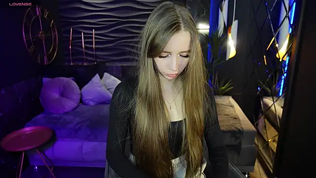 Snapshot of OliviaGentle chatting on February 21, 10:59 pm OliviaGentle online show from February 21, 10:59 pm