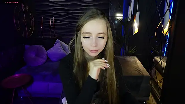 Snapshot of OliviaGentle chatting on February 22, 2:06 am OliviaGentle online show from February 22, 2:06 am