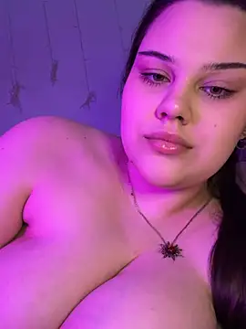 Snapshot of 31MoonLight13 chatting on March 8, 10:24 pm 31MoonLight13 online show from March 8, 10:24 pm