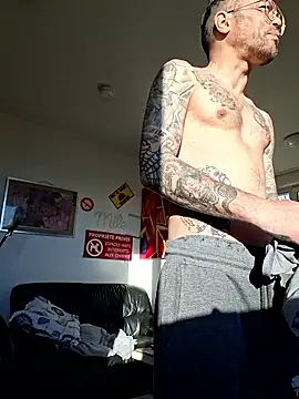 mileflav0r online show from March 20, 7:13 am