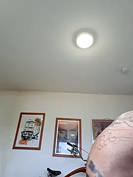 mileflav0r online show from March 23, 7:45 am