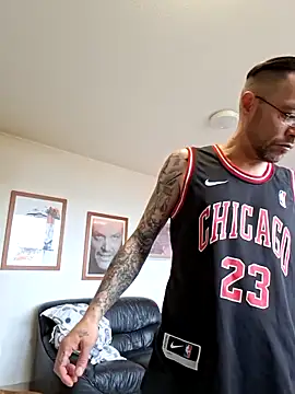 mileflav0r online show from April 2, 8:01 am