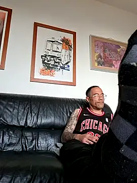 mileflav0r online show from April 11, 6:07 am