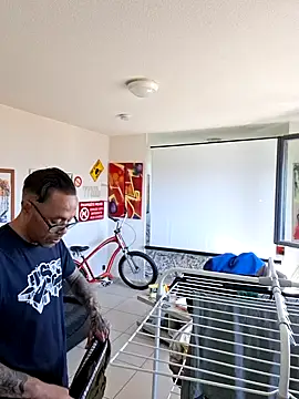 mileflav0r online show from April 16, 8:59 am