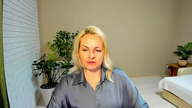 Alicee Gracee online show from February 1, 7:23 pm