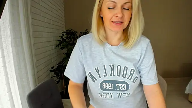 Alicee Gracee online show from February 3, 7:51 am