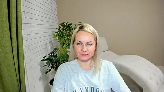 Alicee Gracee online show from February 3, 7:21 pm