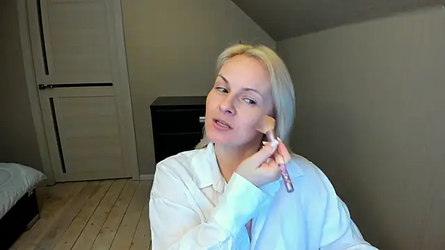 Alicee Gracee online show from February 15, 7:28 pm