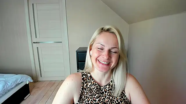 Alicee Gracee online show from March 14, 8:32 am