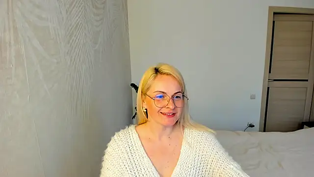 Alicee Gracee online show from April 1, 2:03 pm