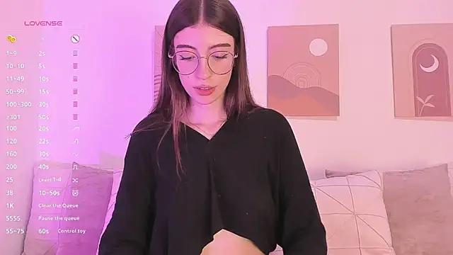 Mia Heartt online show from March 18, 10:15 pm